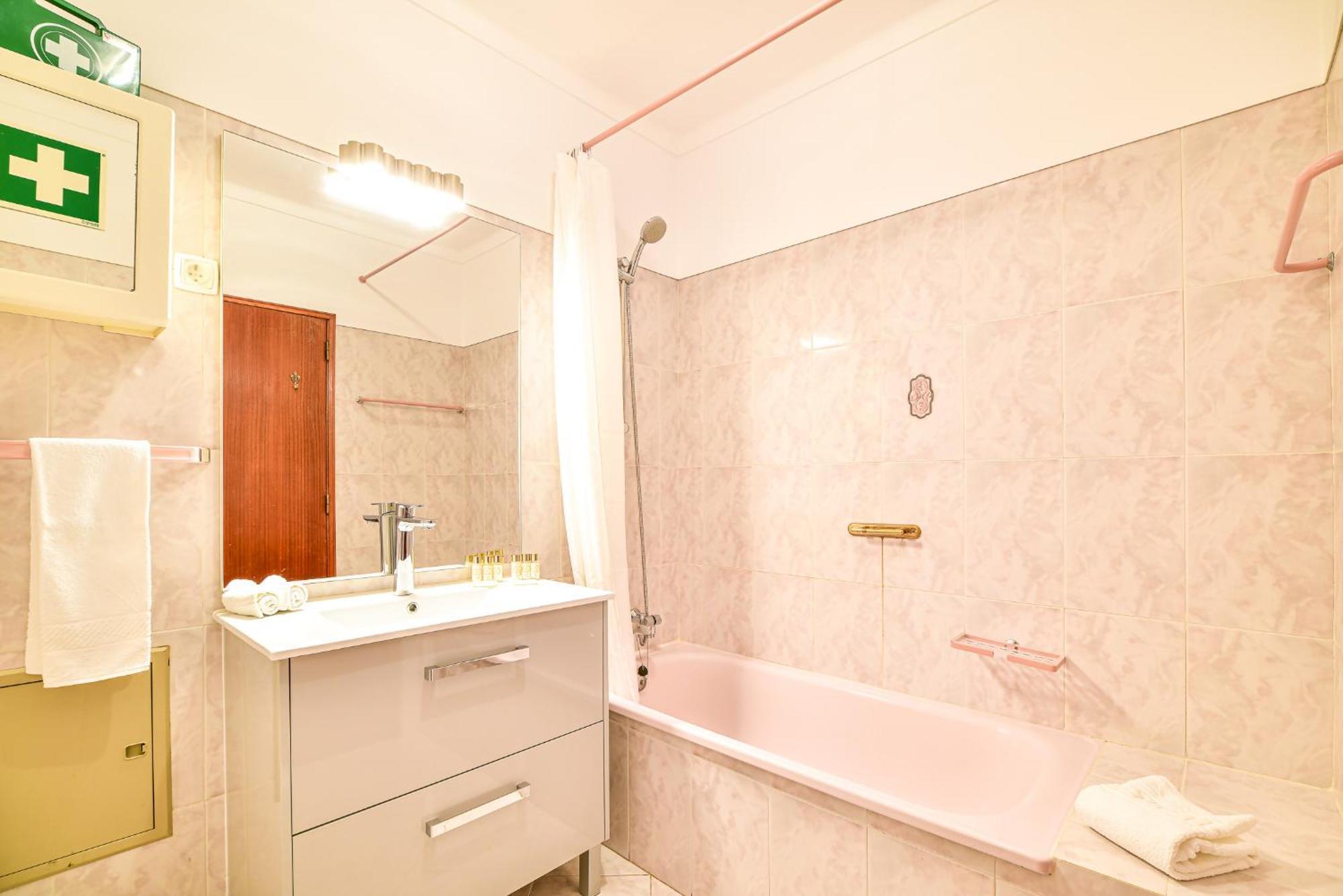Gaivota Praia A 3 Minutos A Pe Armacao de Pera Ngoại thất bức ảnh